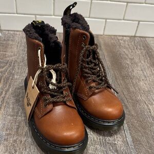 NWT toddler size 12 Dr. Martens Kids Brown Leather Lace-Up Boots Sherpa Lining